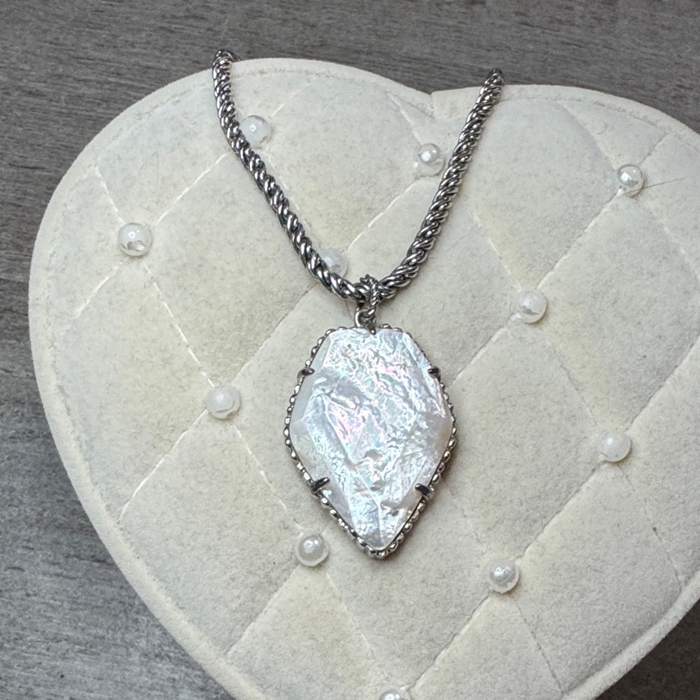 Kendra Scott Elegant Silver Mother of Pearl Pendant Necklace